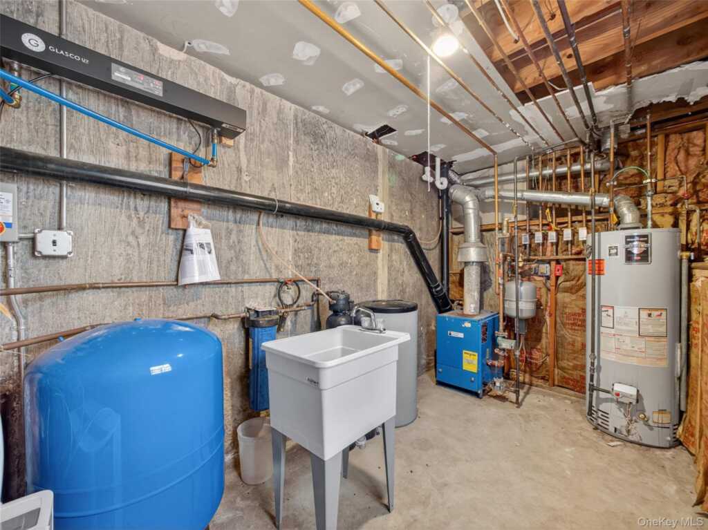 19 Paul Court, Pearl River, NY 10965 - Photo 25 of 36