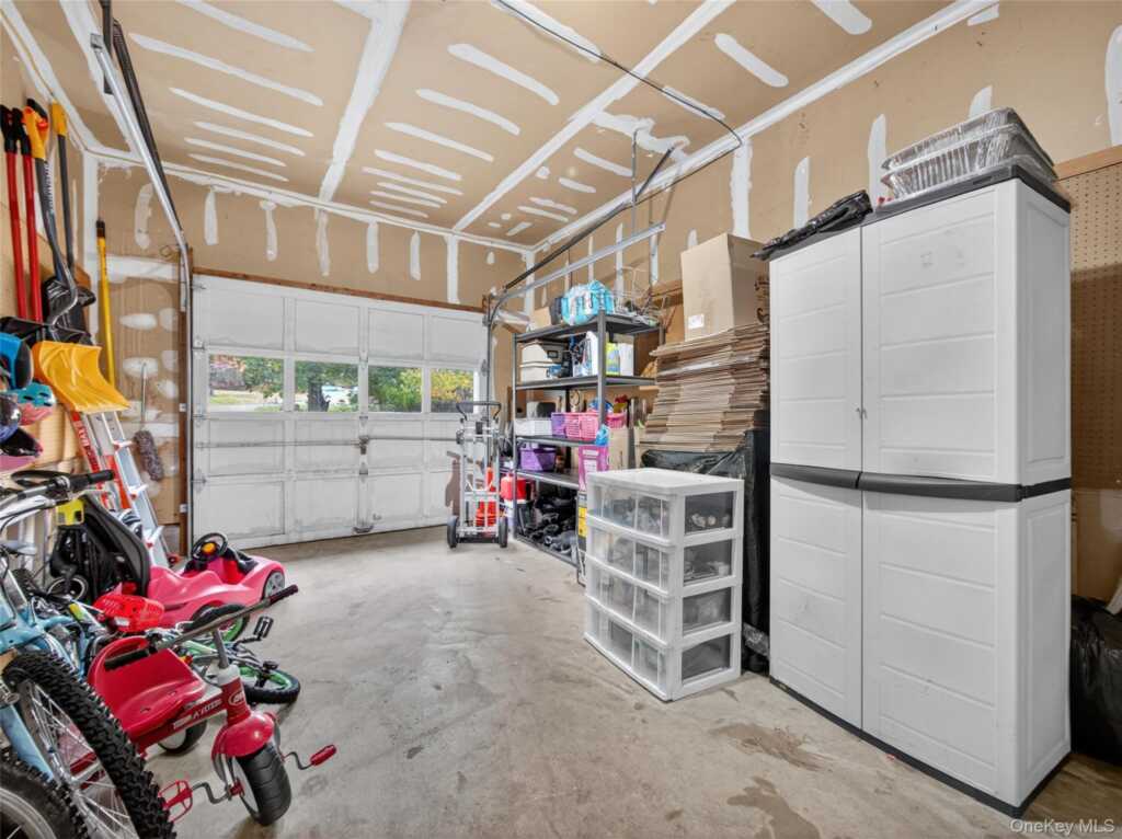 19 Paul Court, Pearl River, NY 10965 - Photo 27 of 36