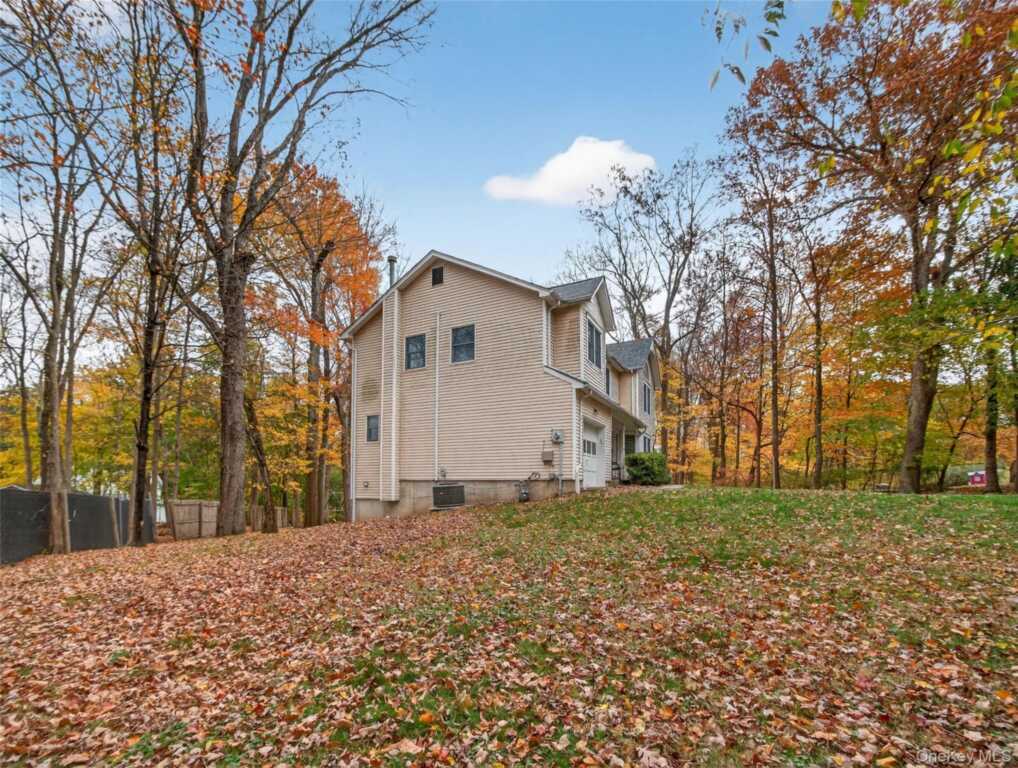 19 Paul Court, Pearl River, NY 10965 - Photo 31 of 36