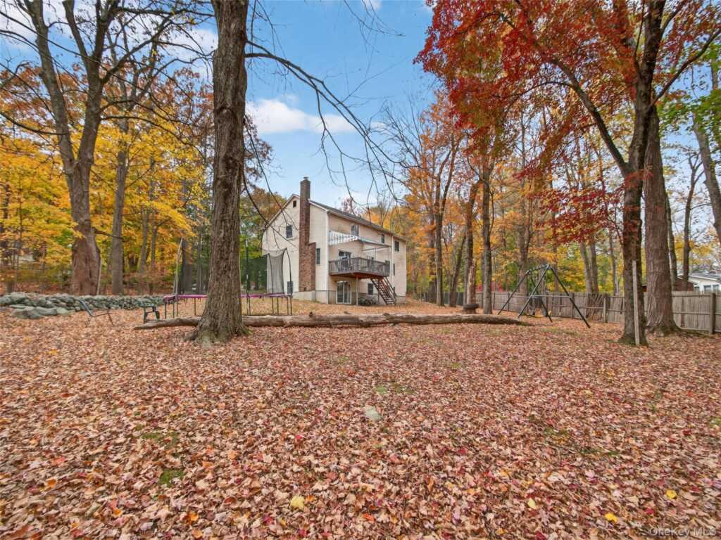 19 Paul Court, Pearl River, NY 10965 - Photo 32 of 36