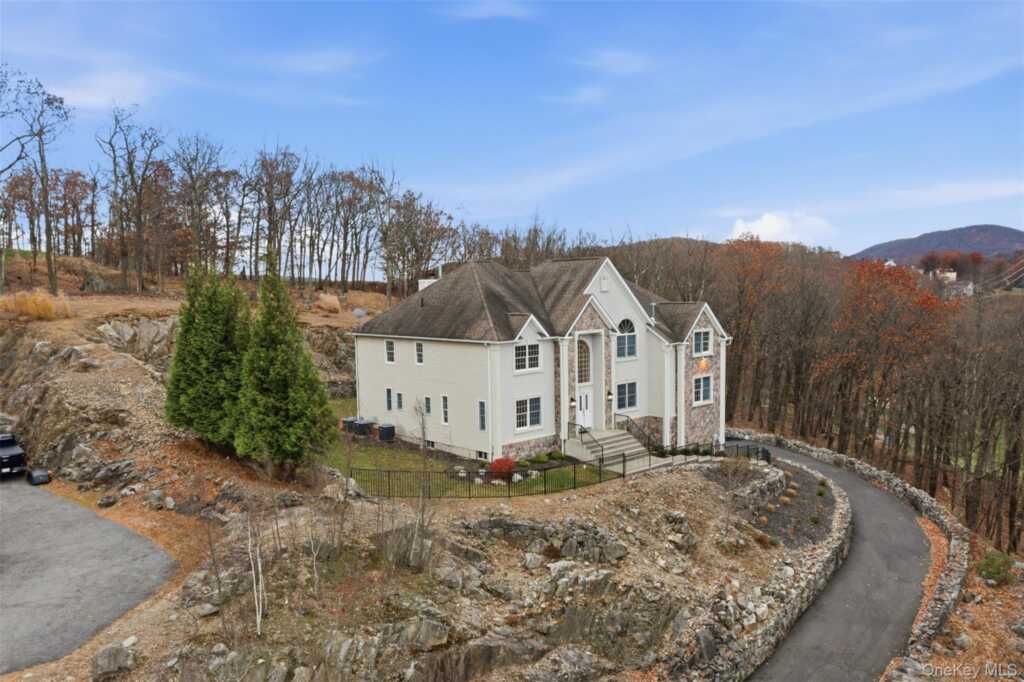 54 Pyngyp Road, Stony Point, NY 10980 - Photo 2 of 28