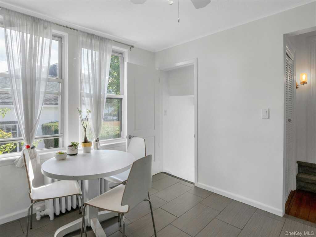 46 Meadow Lane, New Rochelle, NY 10805 - Photo 15 of 42