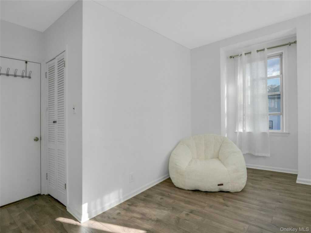 46 Meadow Lane, New Rochelle, NY 10805 - Photo 21 of 42