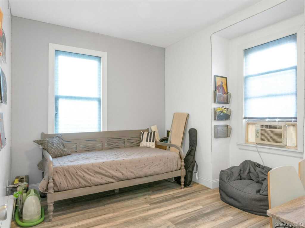 46 Meadow Lane, New Rochelle, NY 10805 - Photo 23 of 42