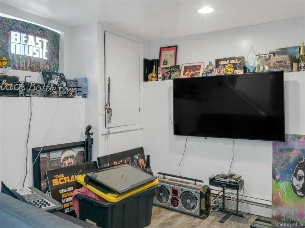 46 Meadow Lane, New Rochelle, NY 10805 - Photo 31 of 42