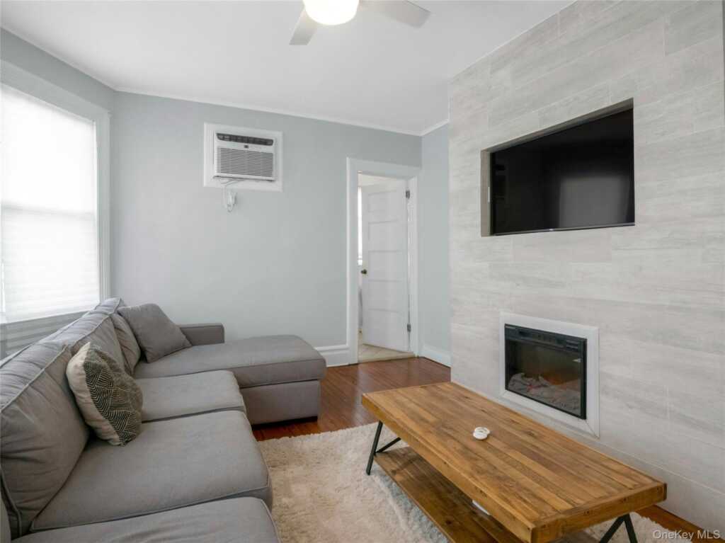 46 Meadow Lane, New Rochelle, NY 10805 - Photo 7 of 42