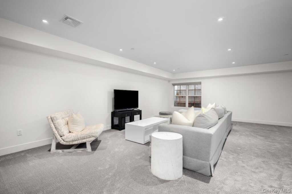 1 Primrose Lane, Rye, NY 10573 - Photo 36 of 43