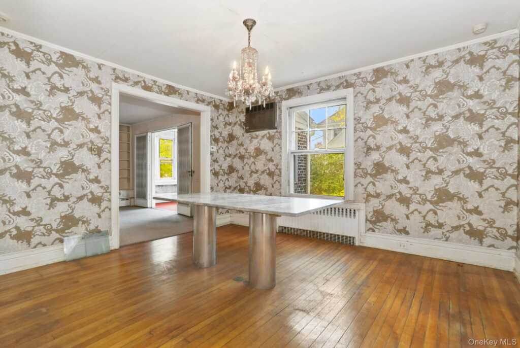 24 Muir Place, New Rochelle, NY 10801 - Photo 11 of 34