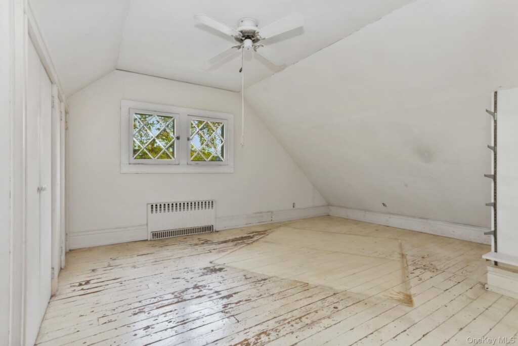 24 Muir Place, New Rochelle, NY 10801 - Photo 23 of 34