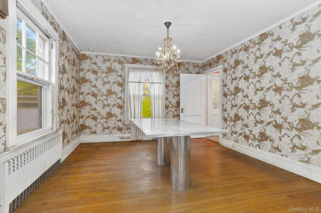 24 Muir Place, New Rochelle, NY 10801 - Photo 9 of 34