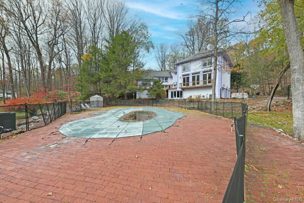 27 Sky Meadow Road, Suffern, NY 10901 - Photo 4 of 36