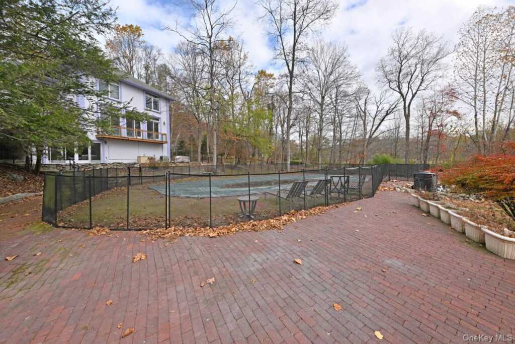 27 Sky Meadow Road, Suffern, NY 10901 - Photo 5 of 36