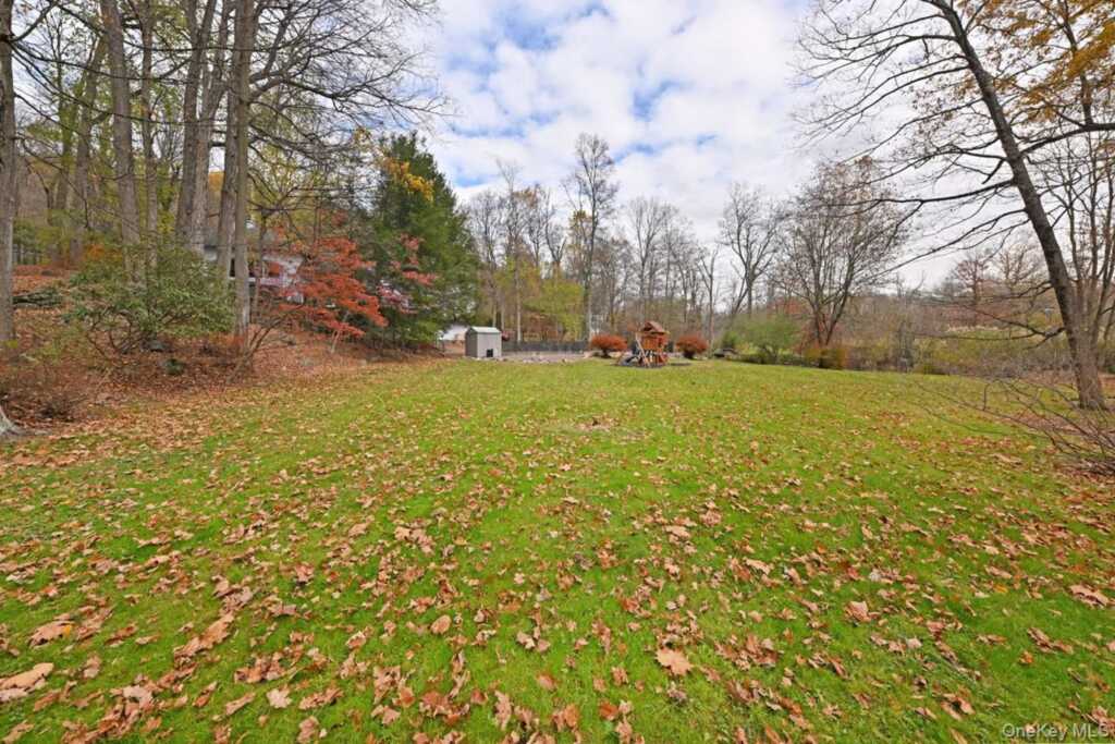 27 Sky Meadow Road, Suffern, NY 10901 - Photo 6 of 36