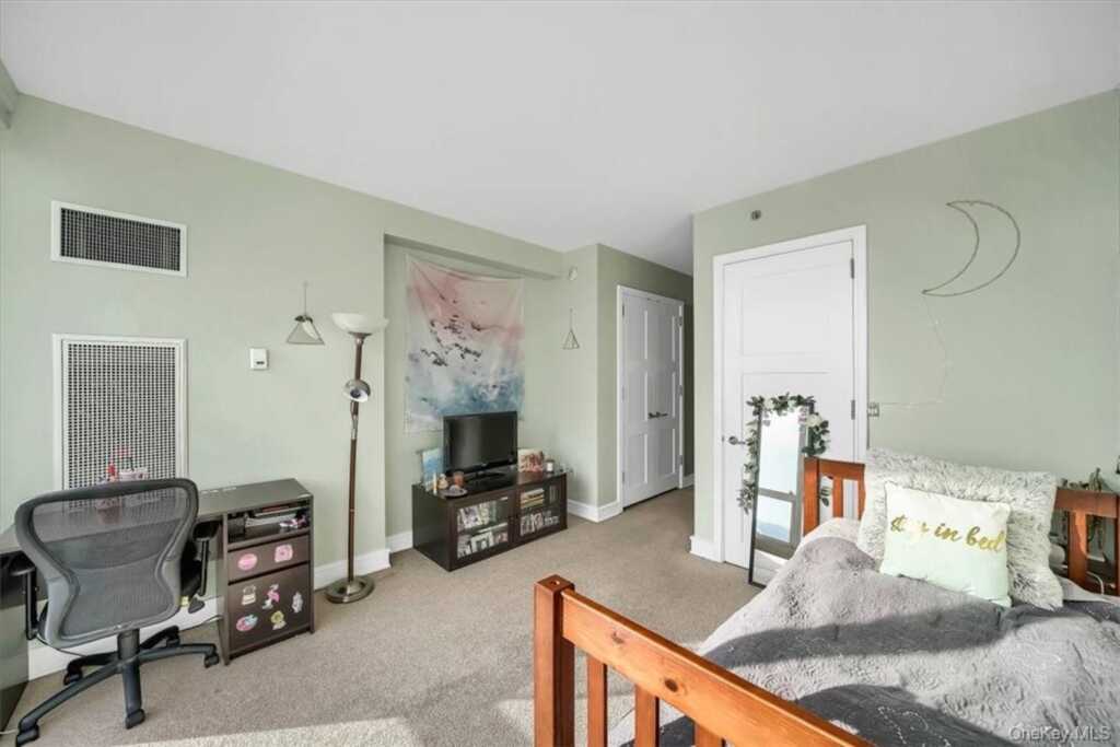 1 Renaissance Square, Unit #20C, White Plains, NY 10601 - Photo 8 of 12