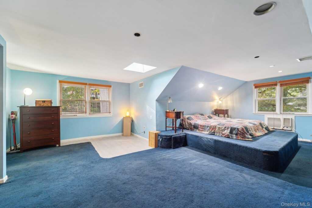 24 Pamela Lane, New Rochelle, NY 10804 - Photo 20 of 35