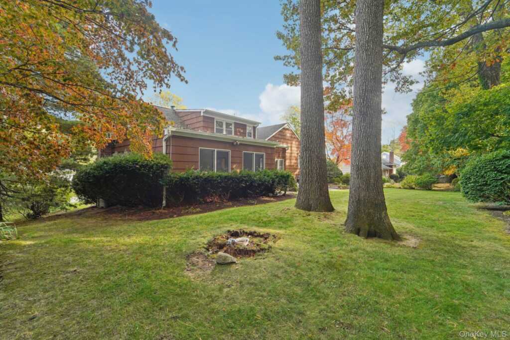 24 Pamela Lane, New Rochelle, NY 10804 - Photo 26 of 35