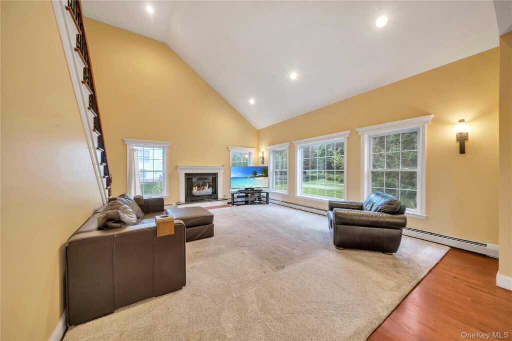 11 Fant Farm Lane, Suffern, NY 10901 - Photo 14 of 37