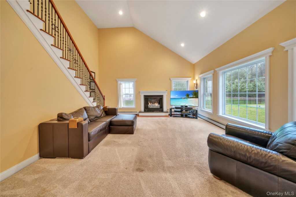 11 Fant Farm Lane, Suffern, NY 10901 - Photo 15 of 37