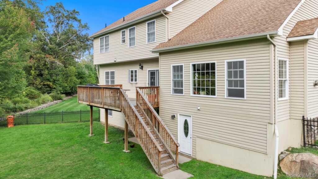 11 Fant Farm Lane, Suffern, NY 10901 - Photo 32 of 37