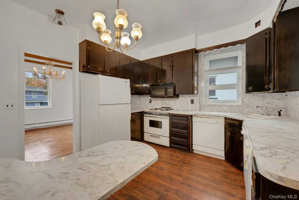 193 Harmon Avenue, New Rochelle, NY 10801 - Photo 11 of 37