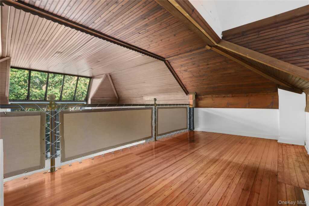 63 Seaview Avenue, New Rochelle, NY 10801 - Photo 3 of 22