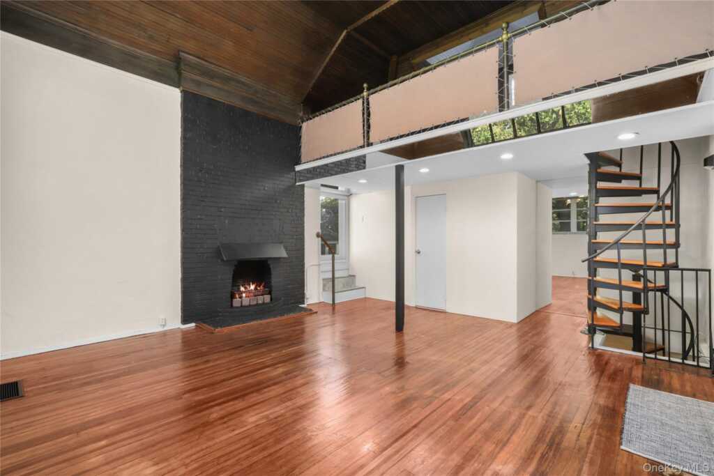 63 Seaview Avenue, New Rochelle, NY 10801 - Photo 5 of 22