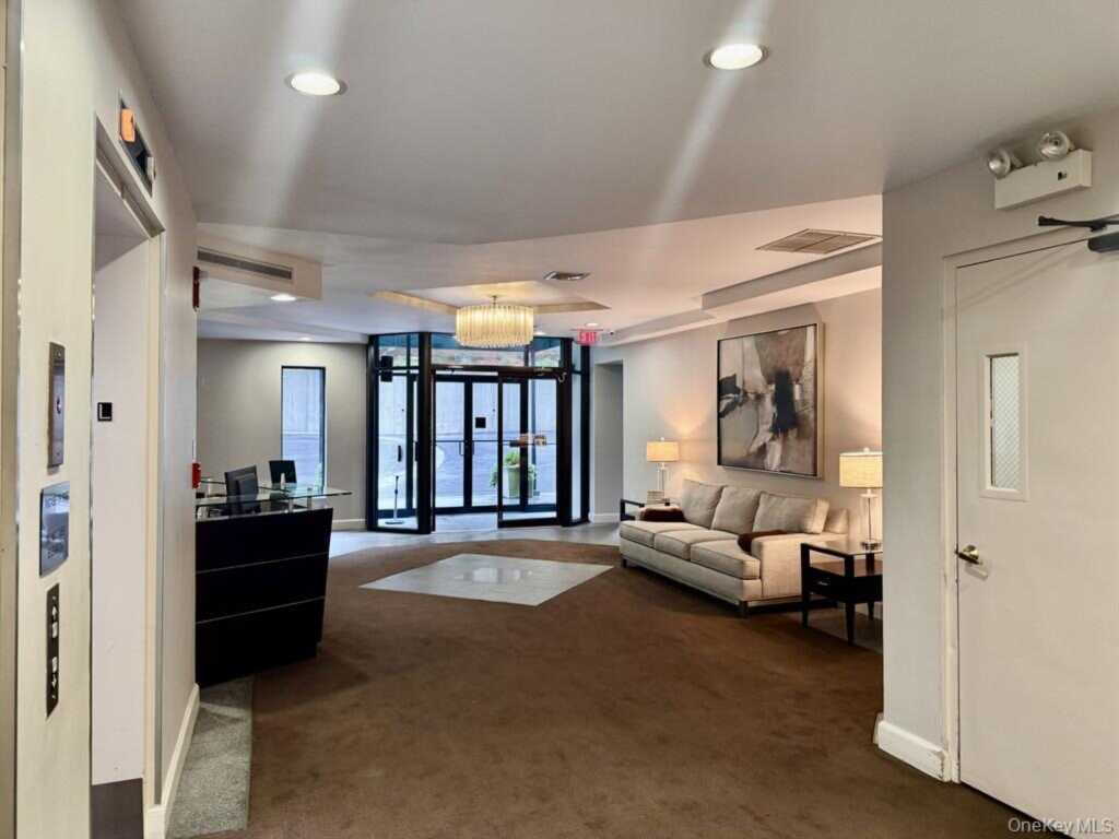 703 Pelham Road, Unit #407, New Rochelle, NY 10805 - Photo 16 of 17