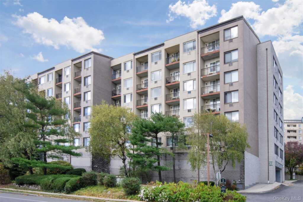 703 Pelham Road, Unit #407, New Rochelle, NY 10805 - Photo 2 of 17