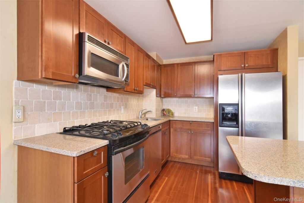 703 Pelham Road, Unit #407, New Rochelle, NY 10805 - Photo 4 of 17