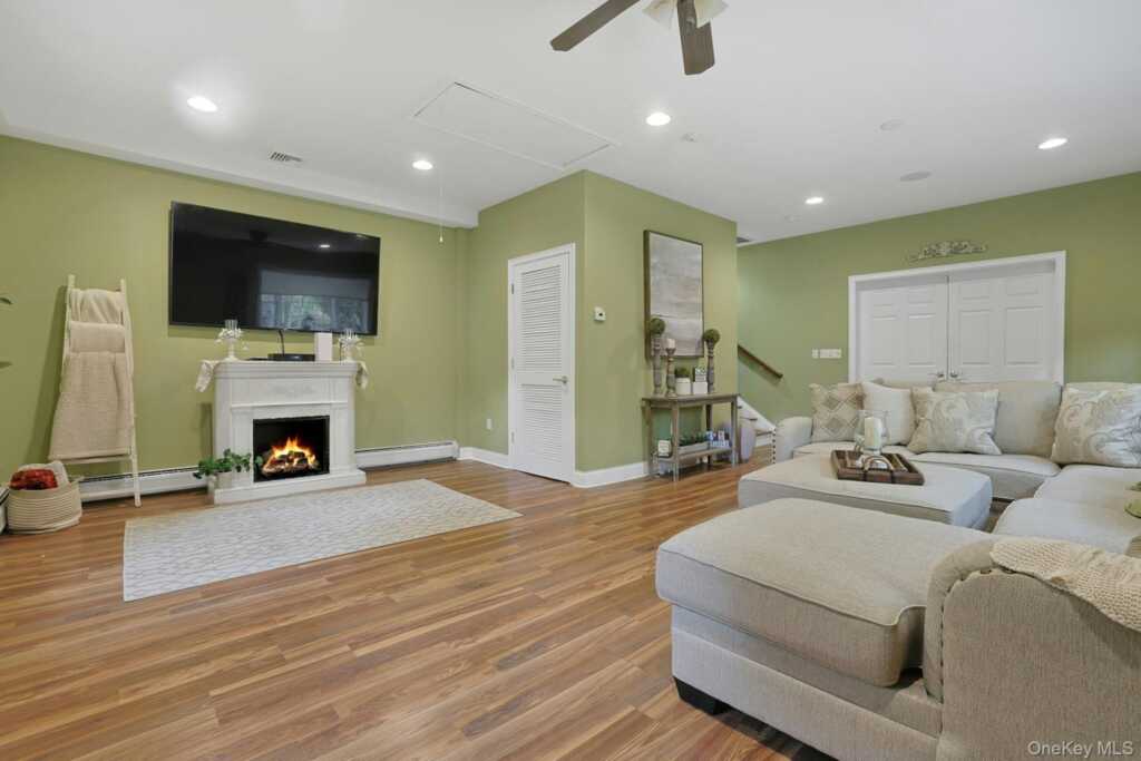 13 (formerly 19A) Deerfield Drive, New City, NY 10956 - Photo 27 of 41