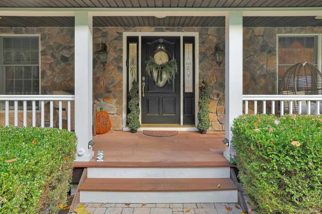 13 (formerly 19A) Deerfield Drive, New City, NY 10956 - Photo 4 of 41