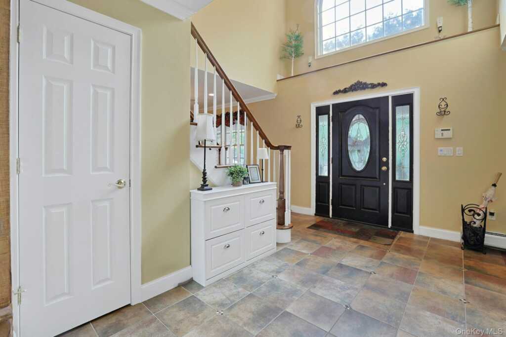 13 (formerly 19A) Deerfield Drive, New City, NY 10956 - Photo 5 of 41