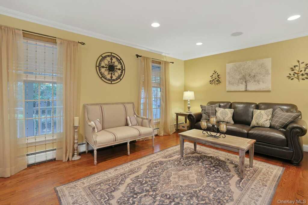 13 (formerly 19A) Deerfield Drive, New City, NY 10956 - Photo 6 of 41