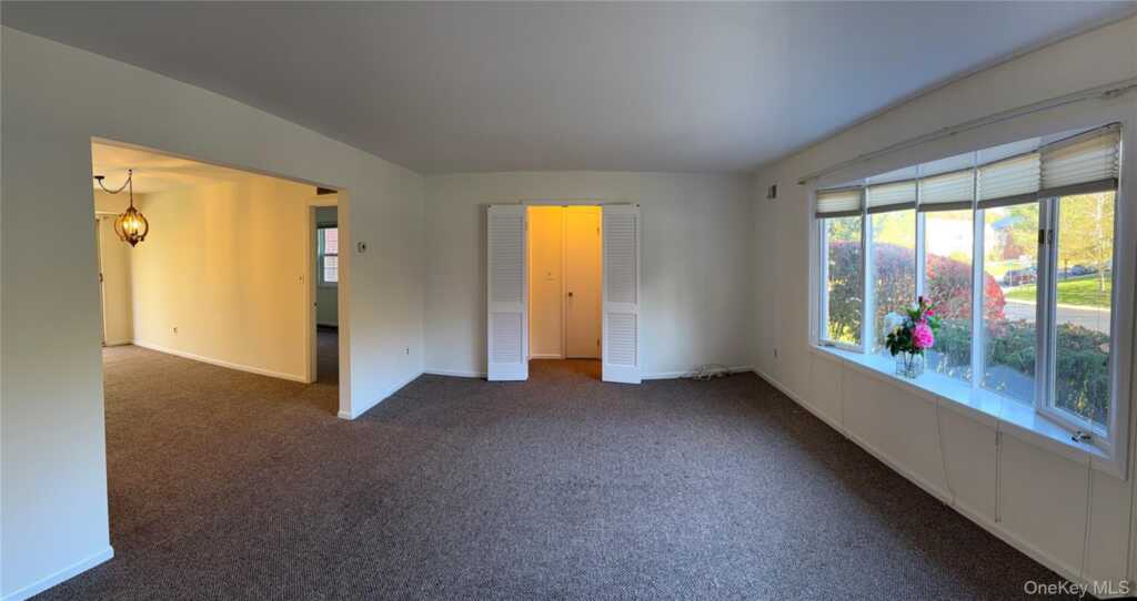 13 Essex Lane, Suffern, NY 10901 - Photo 3 of 8