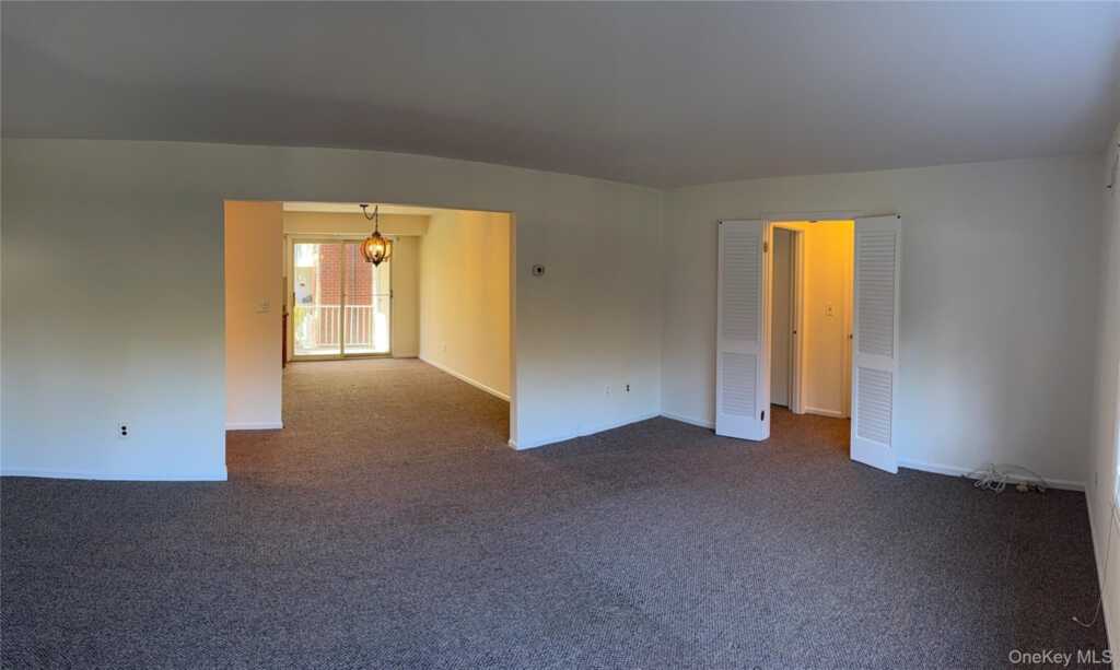 13 Essex Lane, Suffern, NY 10901 - Photo 4 of 8