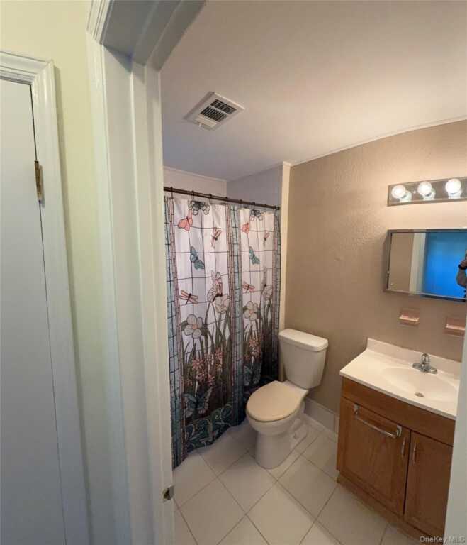 13 Essex Lane, Suffern, NY 10901 - Photo 6 of 8