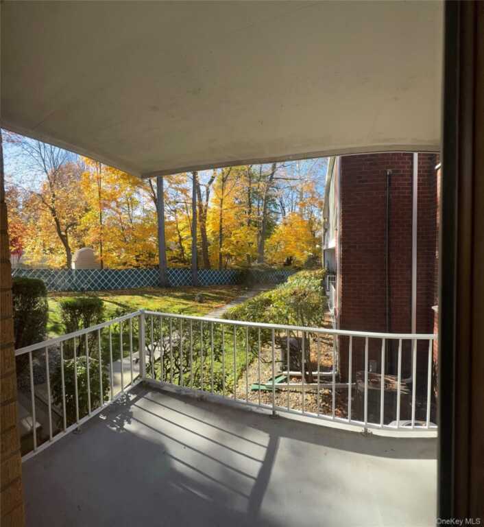 13 Essex Lane, Suffern, NY 10901 - Photo 7 of 8