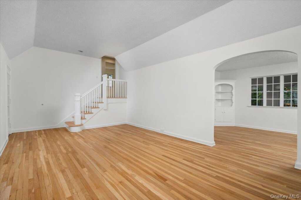 115 Coolidge Avenue, Rye, NY 10580 - Photo 5 of 27