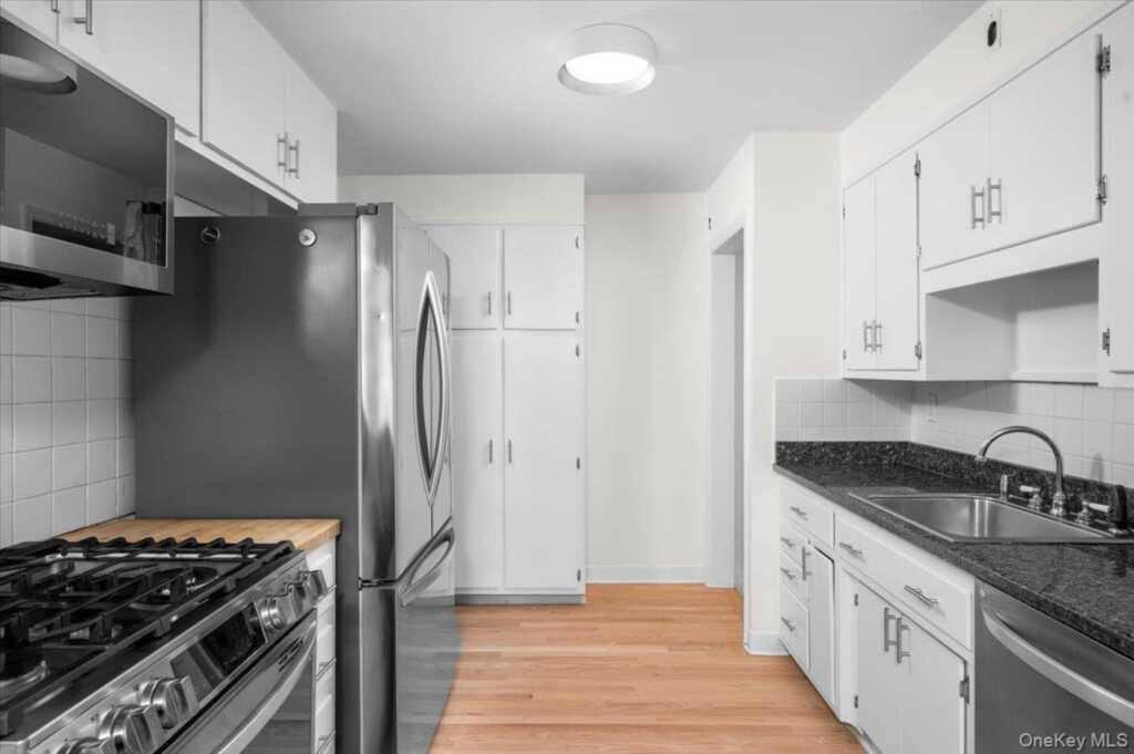 115 Coolidge Avenue, Rye, NY 10580 - Photo 8 of 27