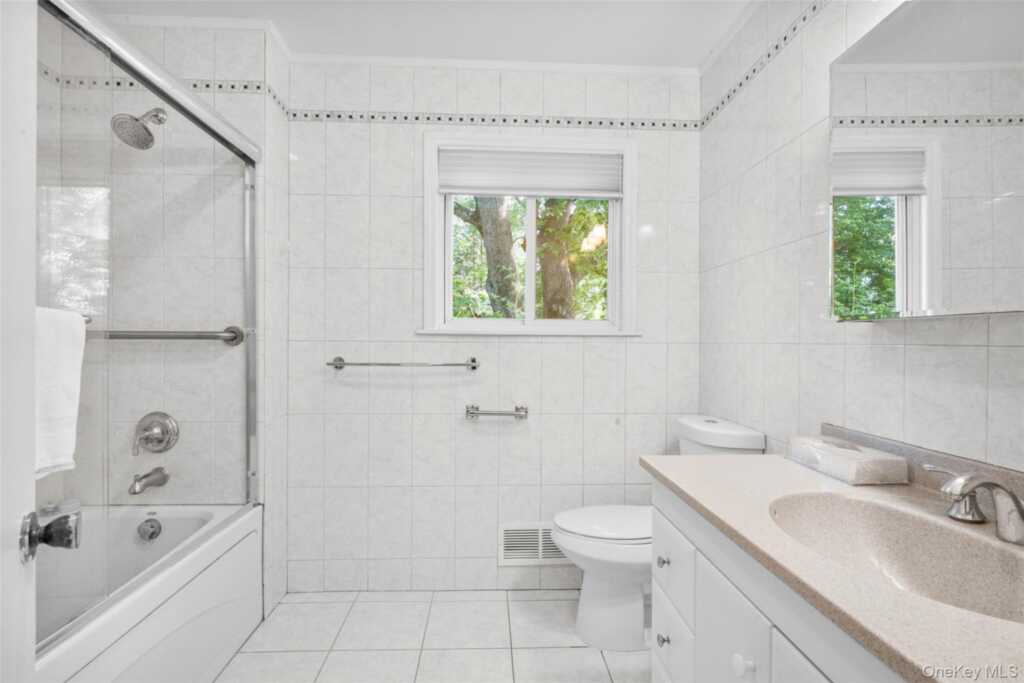 161 Morris Lane, New Rochelle, NY 10583 - Photo 17 of 29