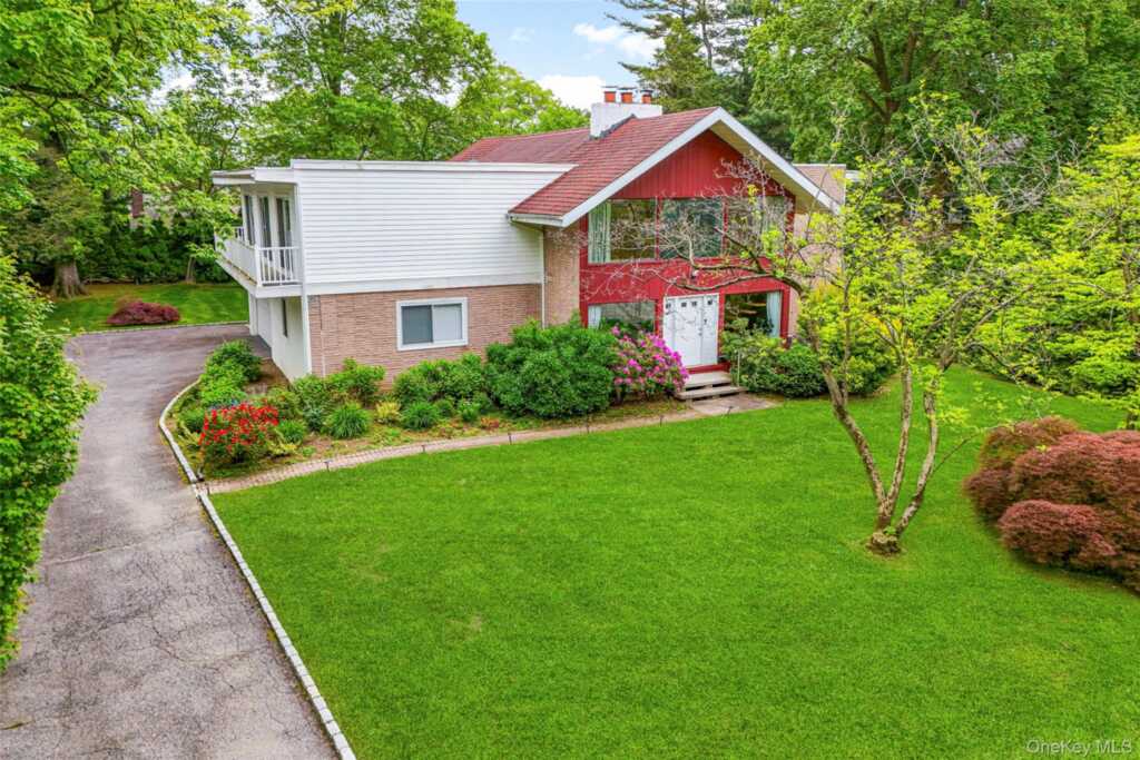 161 Morris Lane, New Rochelle, NY 10583 - Photo 2 of 29