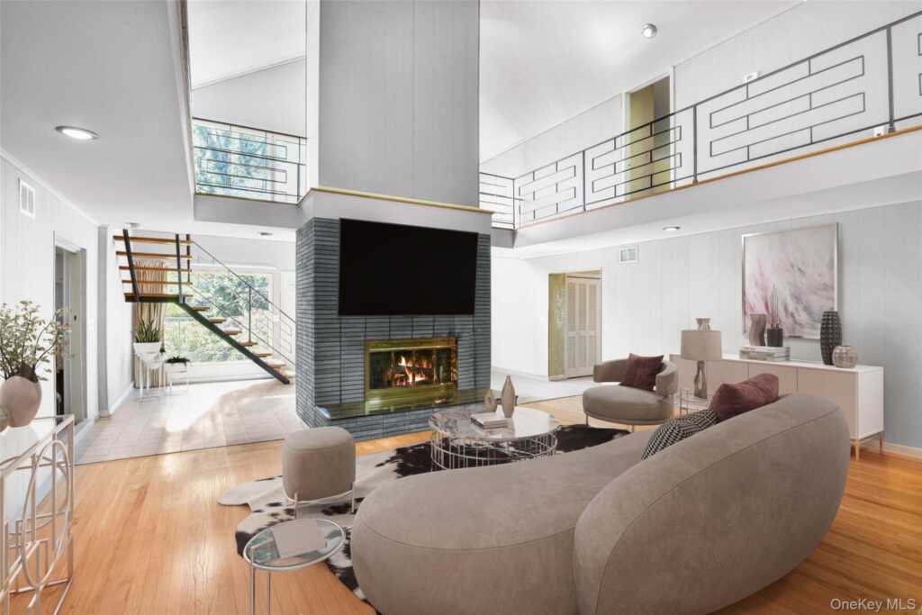 161 Morris Lane, New Rochelle, NY 10583 - Photo 3 of 29