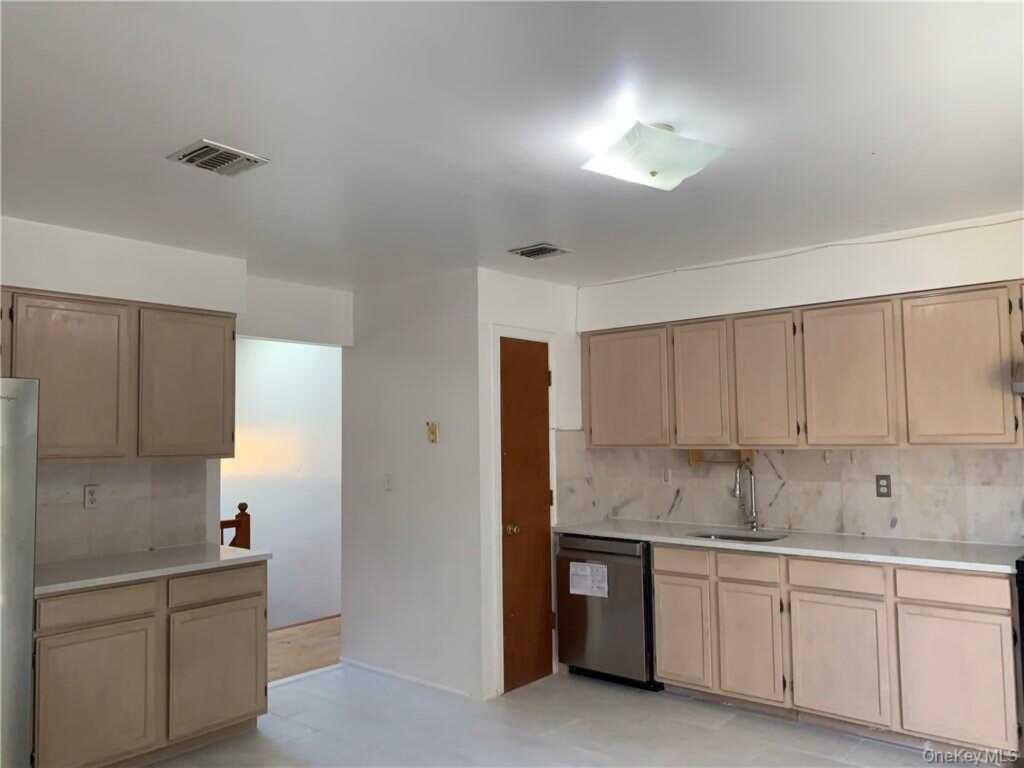 3 Rella Drive, New City, NY 10956 - Photo 10 of 19