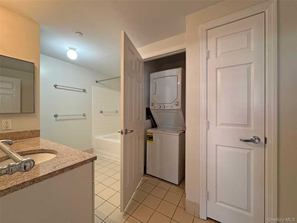 300 Mamaroneck Avenue, Unit ##819, White Plains, NY 10605 - Photo 11 of 21