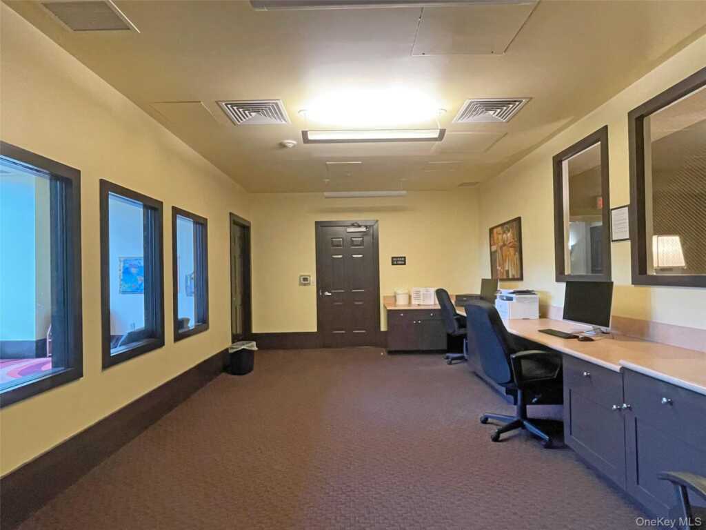 300 Mamaroneck Avenue, Unit ##819, White Plains, NY 10605 - Photo 17 of 21