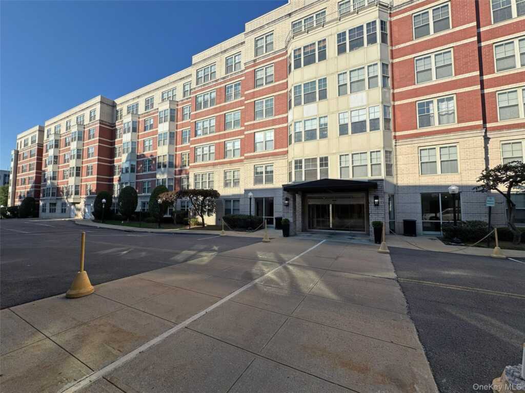 300 Mamaroneck Avenue, Unit ##819, White Plains, NY 10605 - Photo 2 of 21