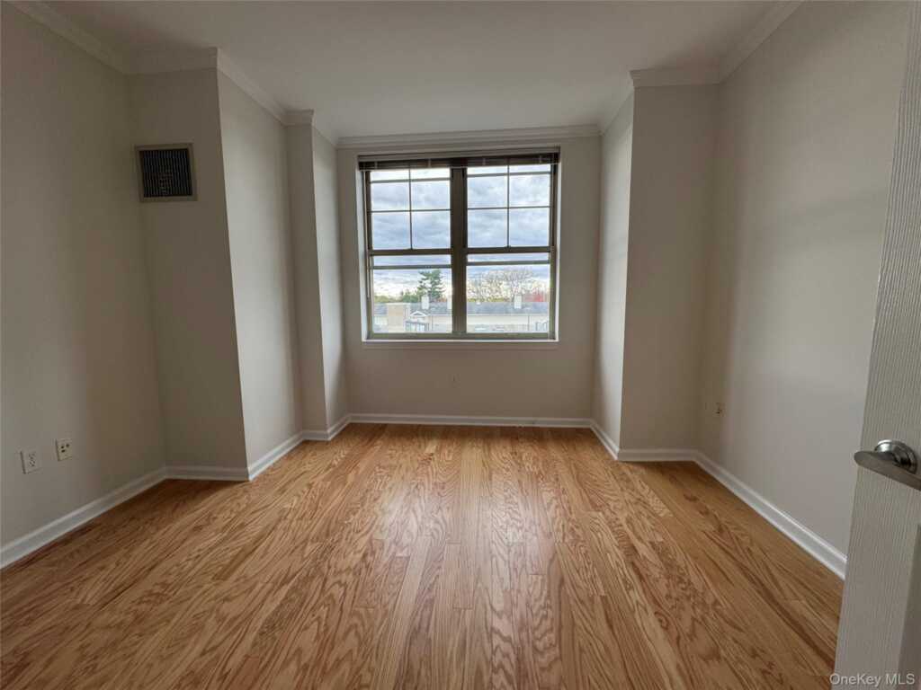 300 Mamaroneck Avenue, Unit ##819, White Plains, NY 10605 - Photo 6 of 21