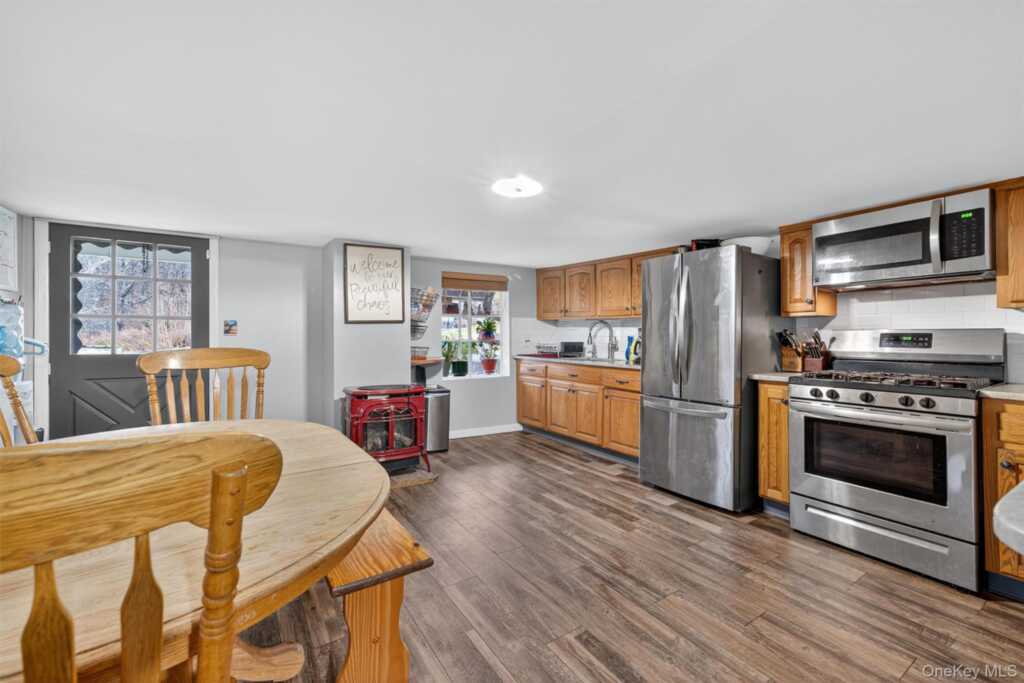 493 Willow Grove Road, Stony Point, NY 10980 - Photo 11 of 33