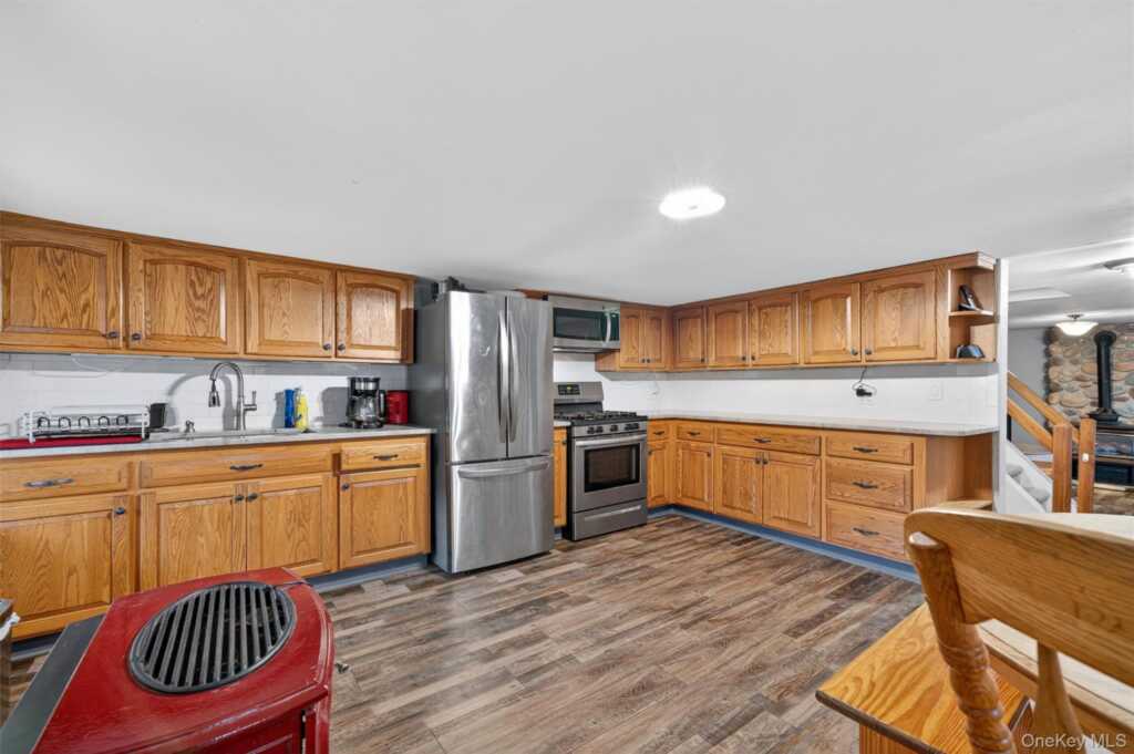 493 Willow Grove Road, Stony Point, NY 10980 - Photo 12 of 33