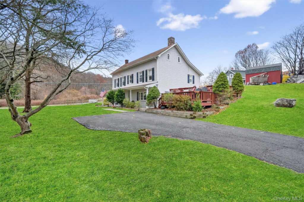 493 Willow Grove Road, Stony Point, NY 10980 - Photo 5 of 33